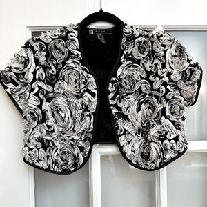 JS Boutique Elegant Black & White Rose Floral Bolero Crop Open Jacket Size 8 M